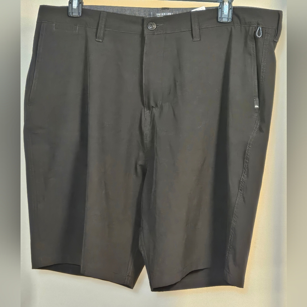 Quiksilver Men's Black Flat-Front‎ Shorts